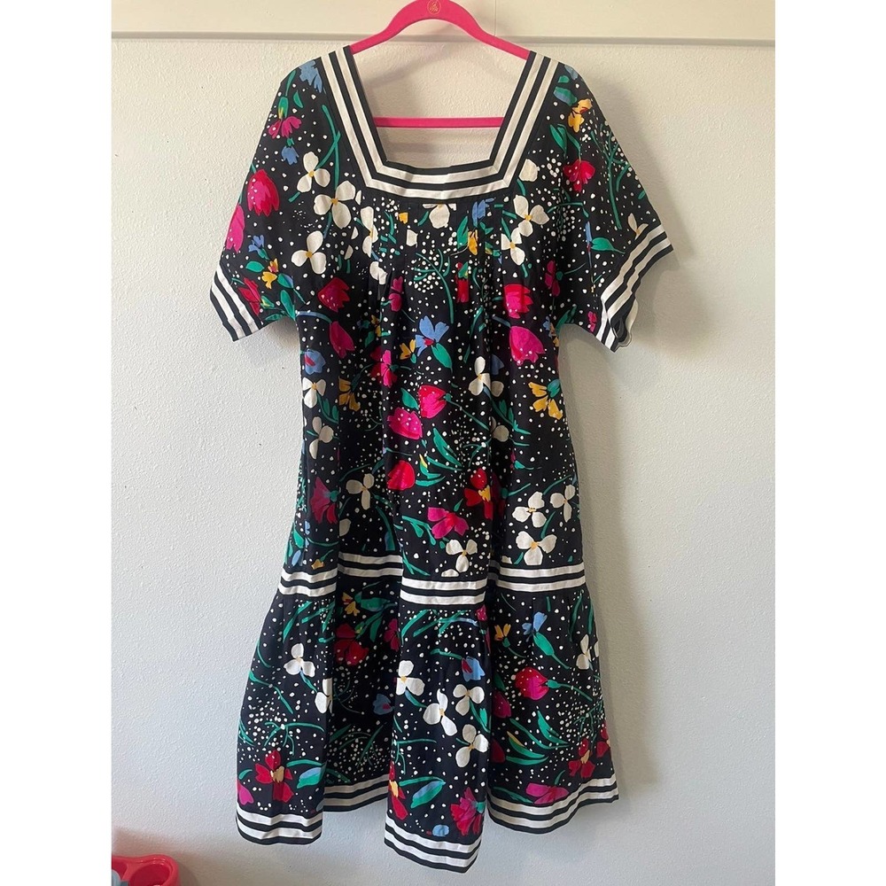 Vintage plus size 80s - 90s Gump's hawaiian style bright floral dress